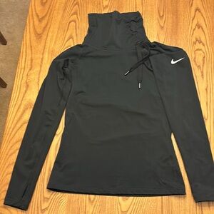 Nike dry fit athletic turtleneck fitted